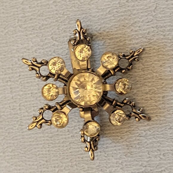 Vintage Rhinestone Snowflake Brooch Pin With Antique Gold Finish - Picture 1 of 3